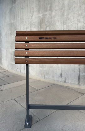 SBB leaning bench